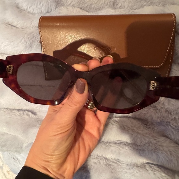 Celine TRIOMPHE  Sunglasses with Case - Picture 4 of 4